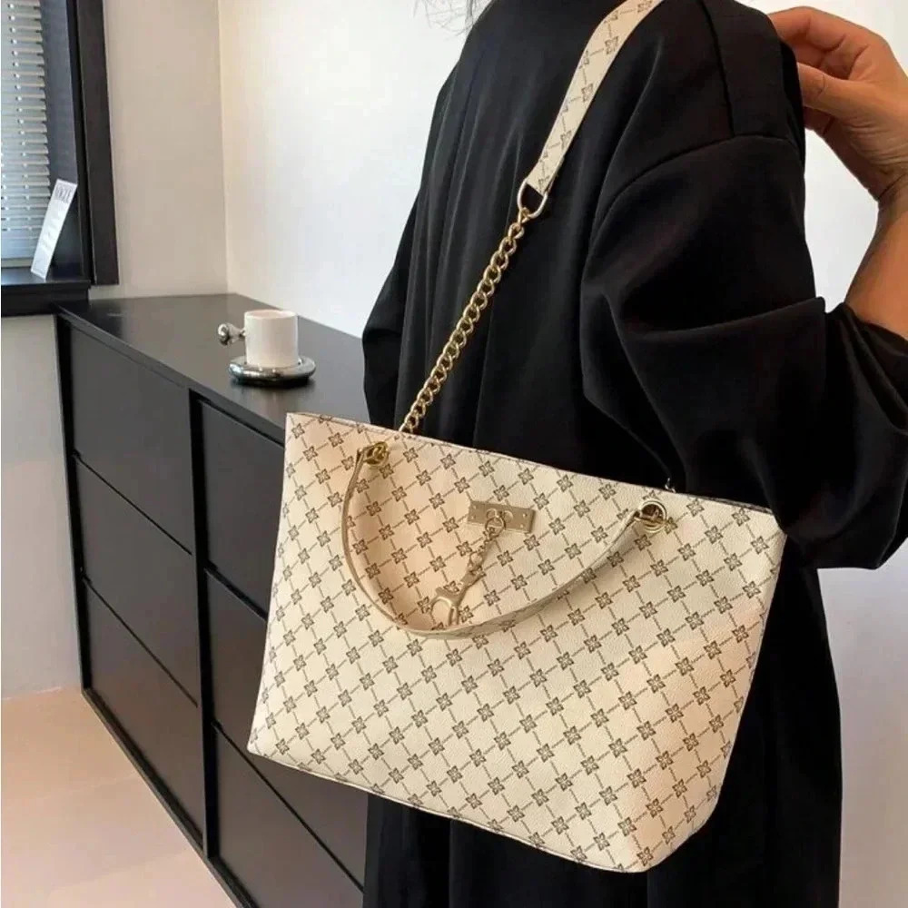 ⚠️Clearance Beige White Patterned Large Tote Shoulder Bag Gold Pendant - Picture 5 of 11
